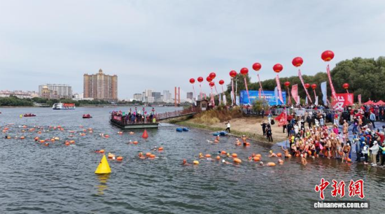 ���(d��ng)�F(xi��n)��(ch��ng)����Ӿʿ��������ˮ����ʯ���� �z