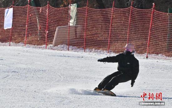 11��21�����L��ɏ��ɽ��ѩ���_��������ѩ�ۺ����w�(y��n)�������� �z