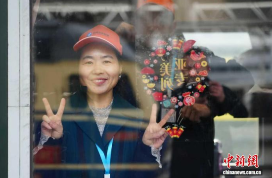 ���L(zh��ng)��վվ�_(t��i)���ÿʹ�ˡ����B(ni��o)�����М�(zh��n)����l(f��)�����R�z