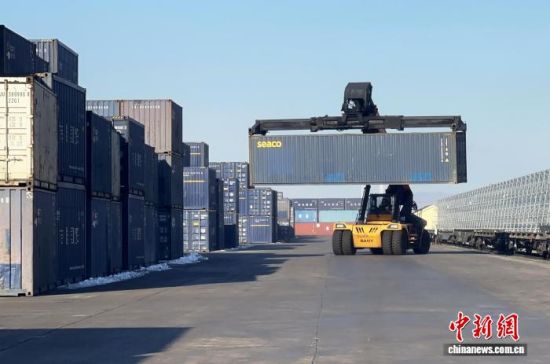 12��11�������֬q���������ˆT�ڬq���F·�ڰ��M(j��n)�м��b����b�������� �z