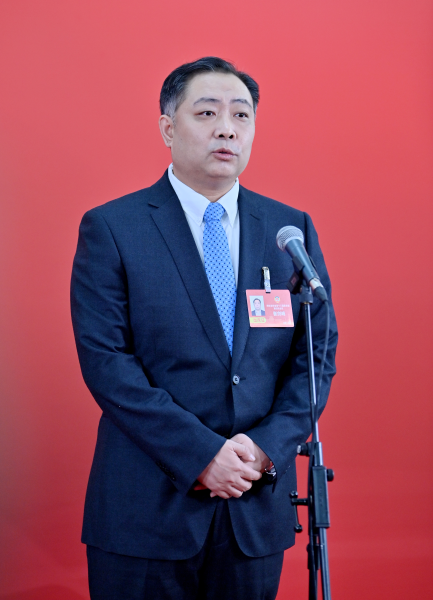 1��26���������f(xi��)����ʡ��ʮ����ί�T�����ĴΕ��hί�Tͨ�������ބ���ش�ӛ���ᆖ�� ���� �z