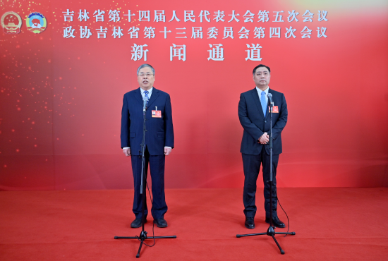 1��26���������f(xi��)����ʡ��ʮ����ί�T��(hu��)���ĴΕ�(hu��)�hί�Tͨ���������۝�(��һ)�ش�ӛ���ᆖ�� ���� �z