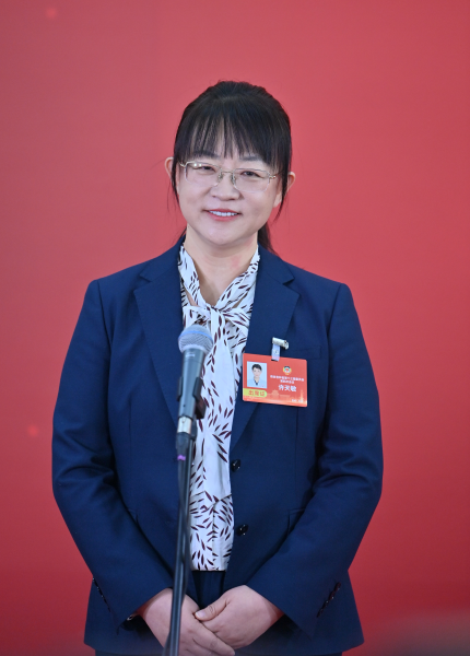 1��26���������f(xi��)����ʡ��ʮ����ί�T��(hu��)���ĴΕ�(hu��)�hί�Tͨ�������S�����ش�ӛ���ᆖ(w��n)�� ���� �z